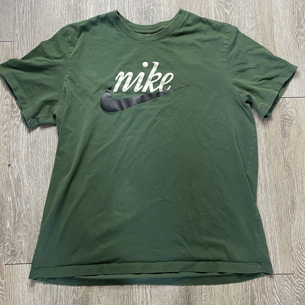 The Nike Tee Adult XL Green Short Sleeve Crewneck T-shirt Swoosh Logo